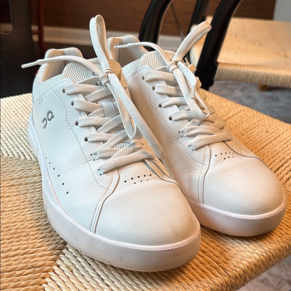 ON Women's The Roger Advantage Sneakers Size 9.5 women’s EUC - Picture 5 of 6